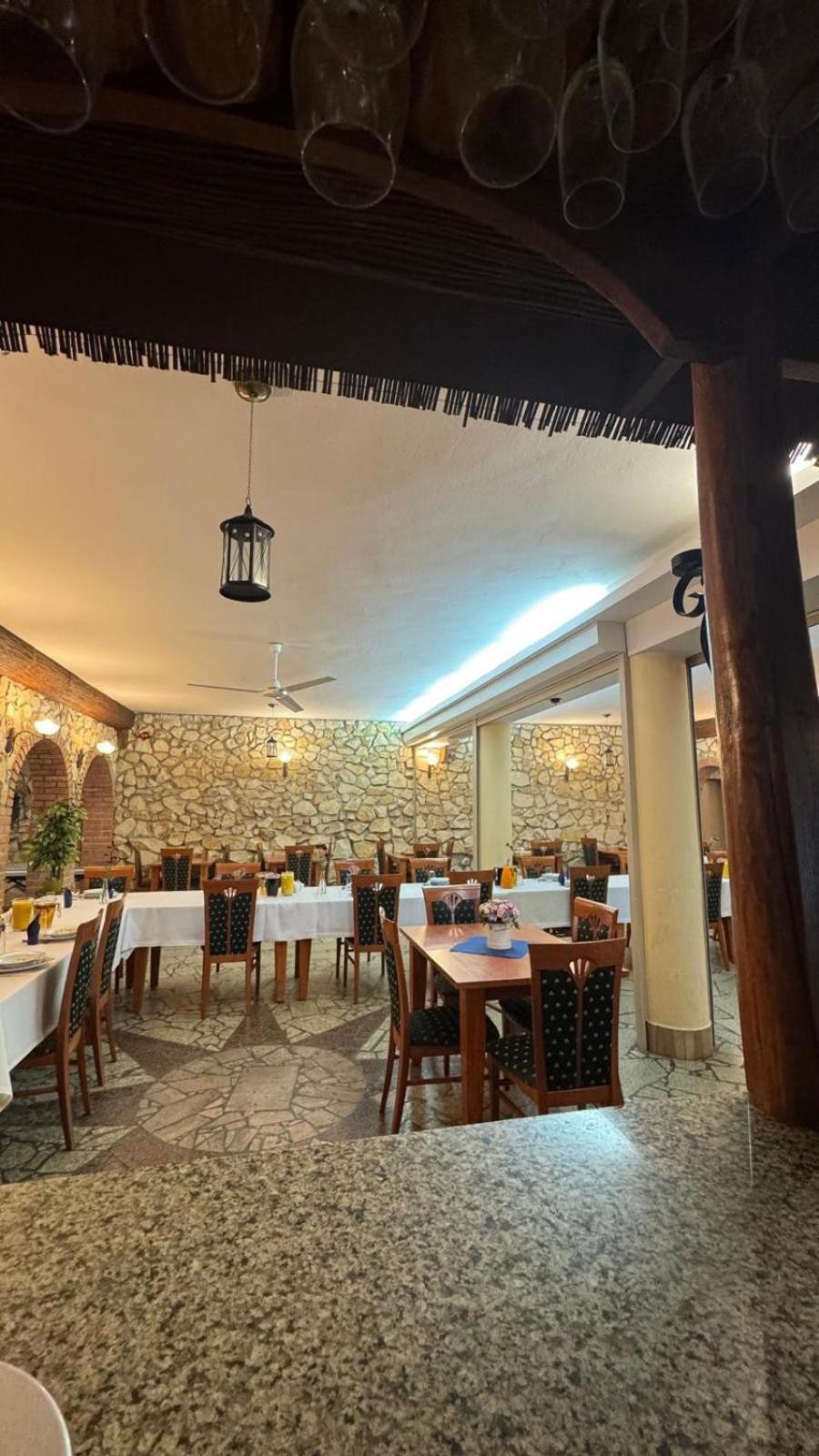 Powidz Lakeside Hotel & Restaurant Ngoại thất bức ảnh