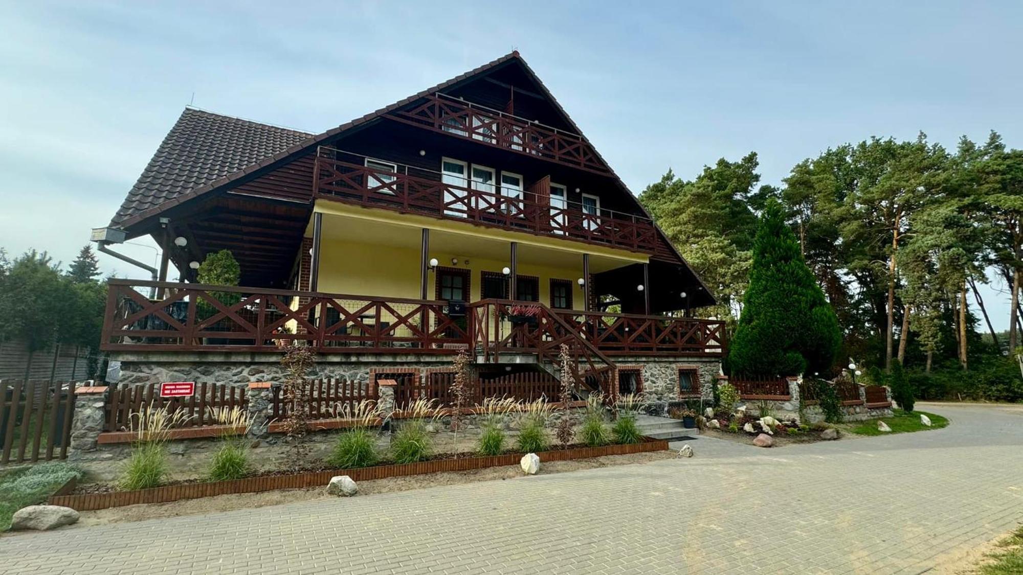 Powidz Lakeside Hotel & Restaurant Ngoại thất bức ảnh
